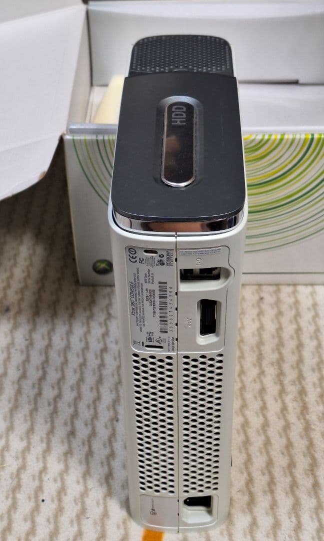 ★X-BOX 360 本体(未使用に近い)&付属品（使用有り）