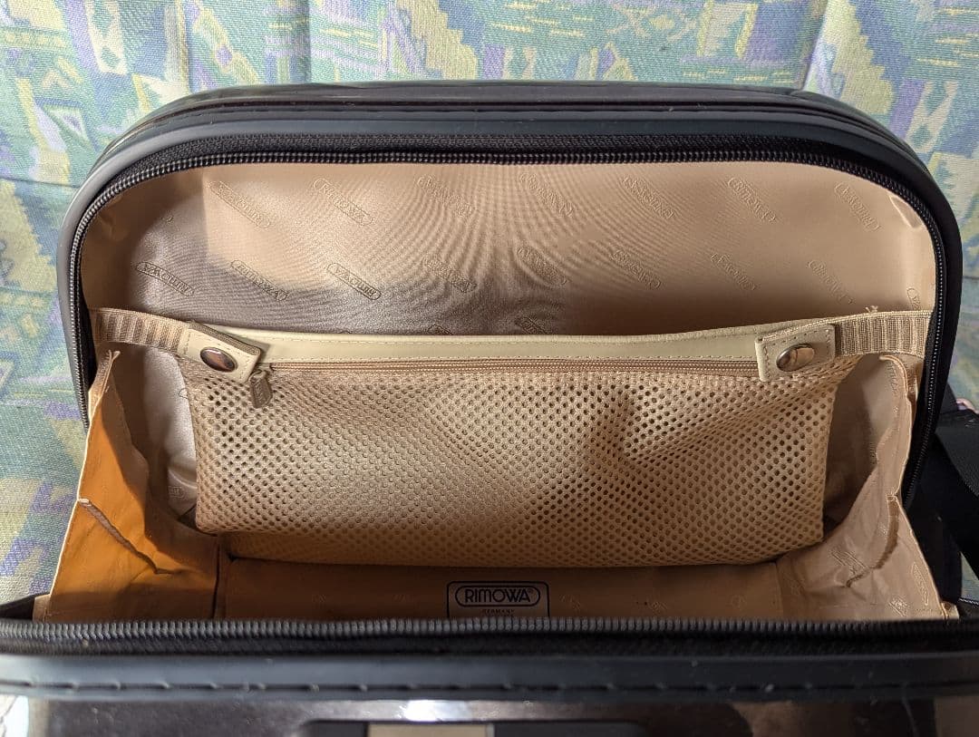 【RIMOWA】　化粧バッグ