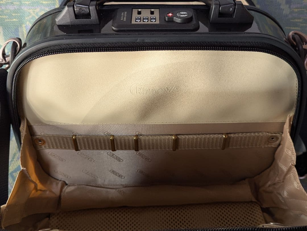 【RIMOWA】　化粧バッグ