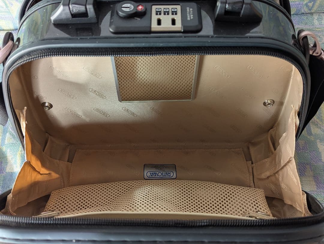 【RIMOWA】　化粧バッグ