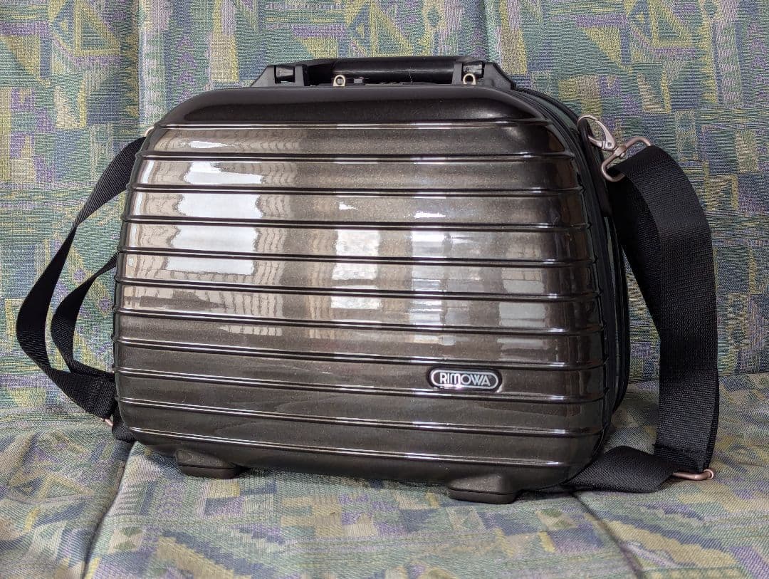 【RIMOWA】　化粧バッグ