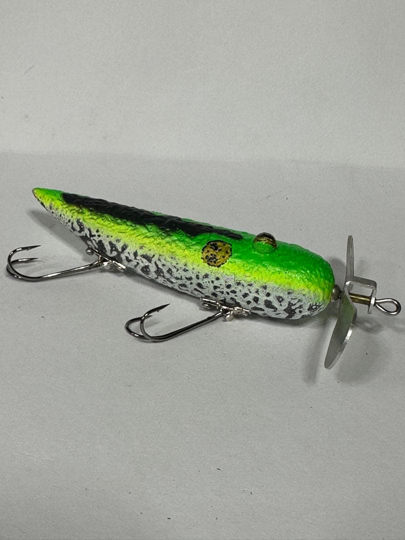 グリーン/ブラック トップウォーター ルアー