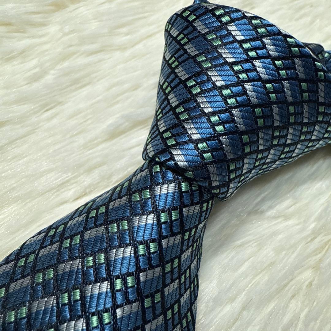 【未使用級】LOUIS VUITTON ネクタイ　高級シルク　ロゴ文字