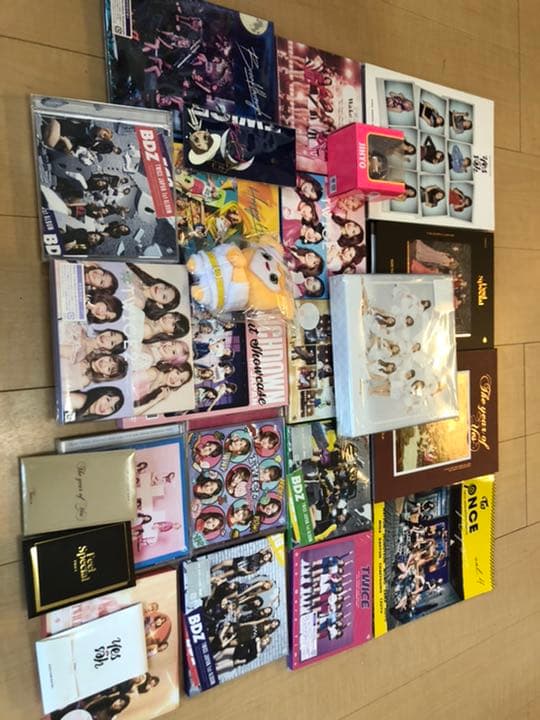 TWICE CD．DVD．ファングッズ