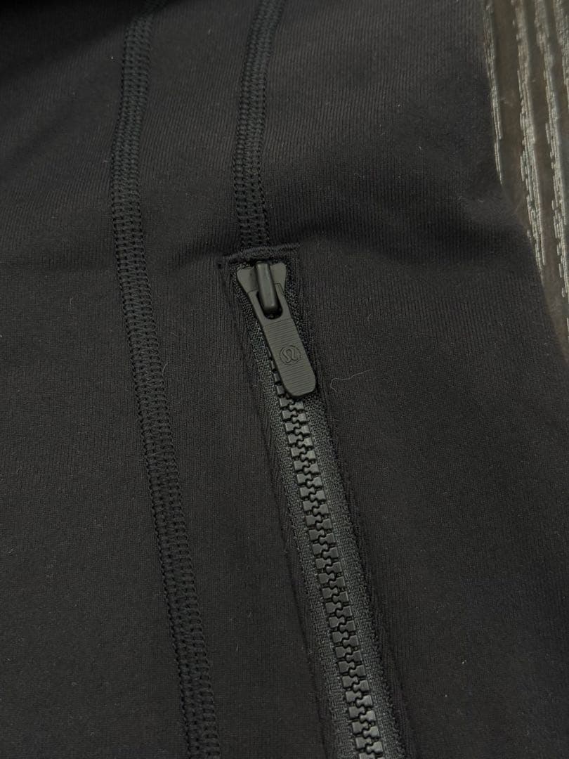 【超美品】ルルレモン Define ジャケットxs