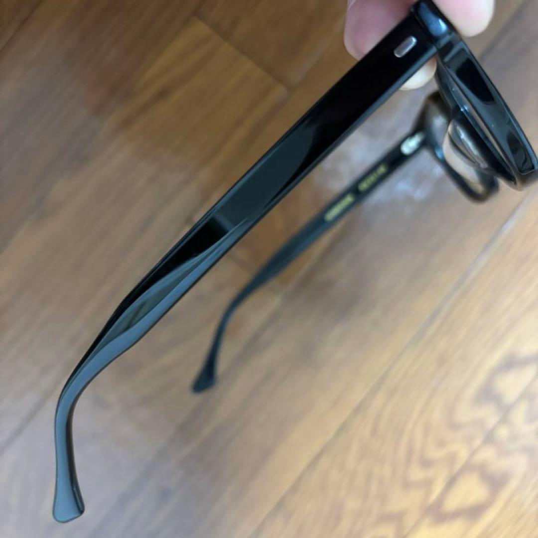 イーブルアクト　ヘンダーソン　ブラックフレームX調光レンズ