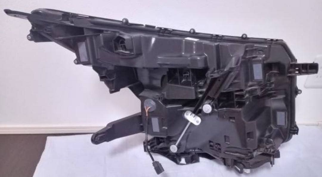 90ヴォクシー左ヘッドライト 純正品