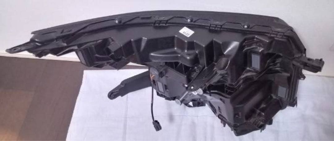 90ヴォクシー左ヘッドライト 純正品