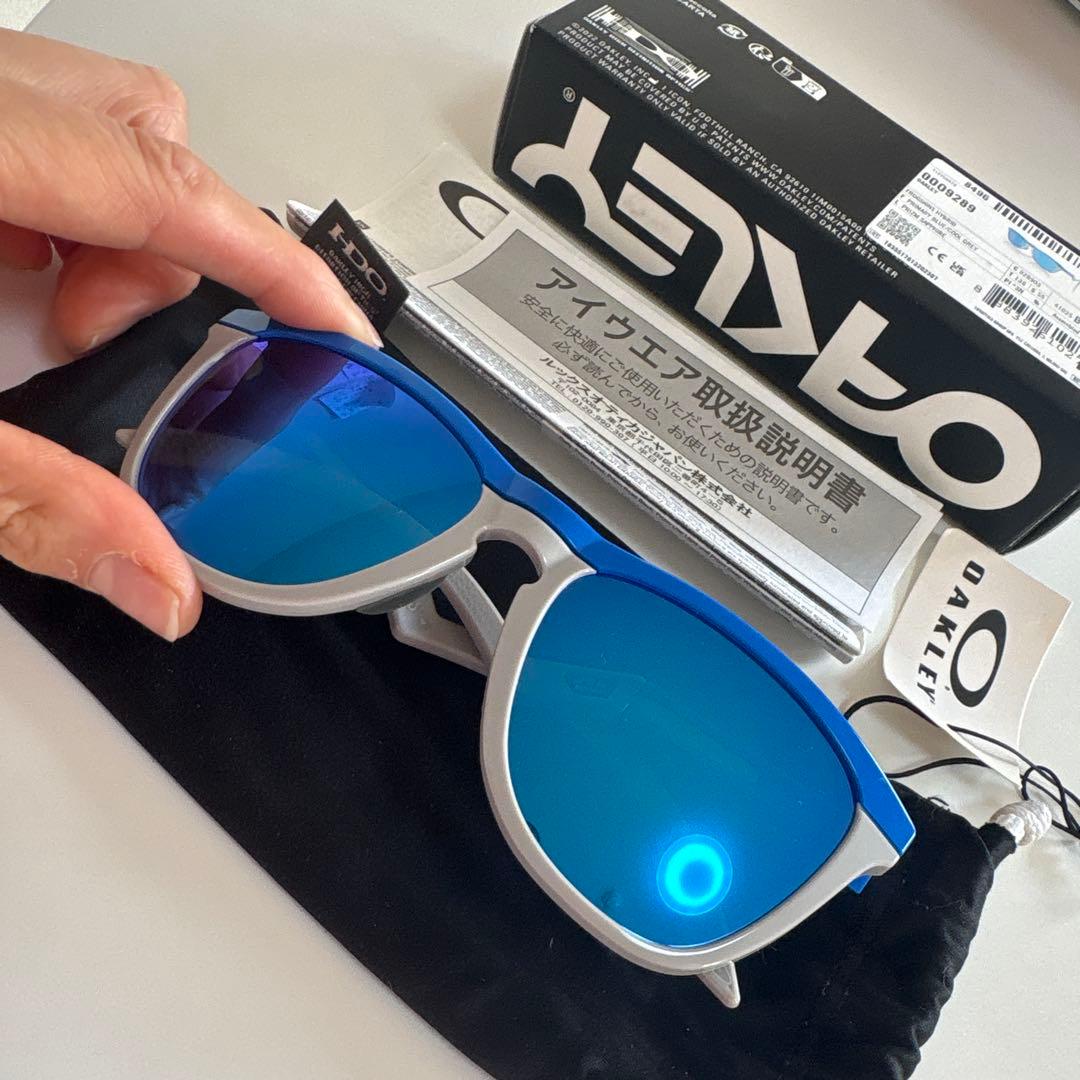 の*け様 値下げ！Oakley Frogskins Hybrid サングラスサ