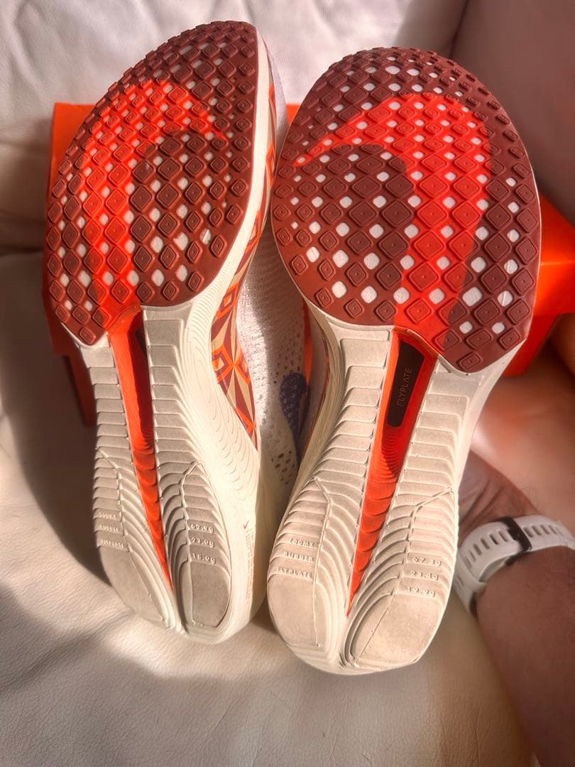 【試し履きのみ大人気モデル限定カラー】ナイキ ヴェイパーフライ3