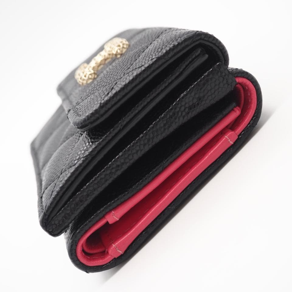 CHANEL 三つ折り財布 キャビアスキン マトラッセ コンパクトウォレット 美