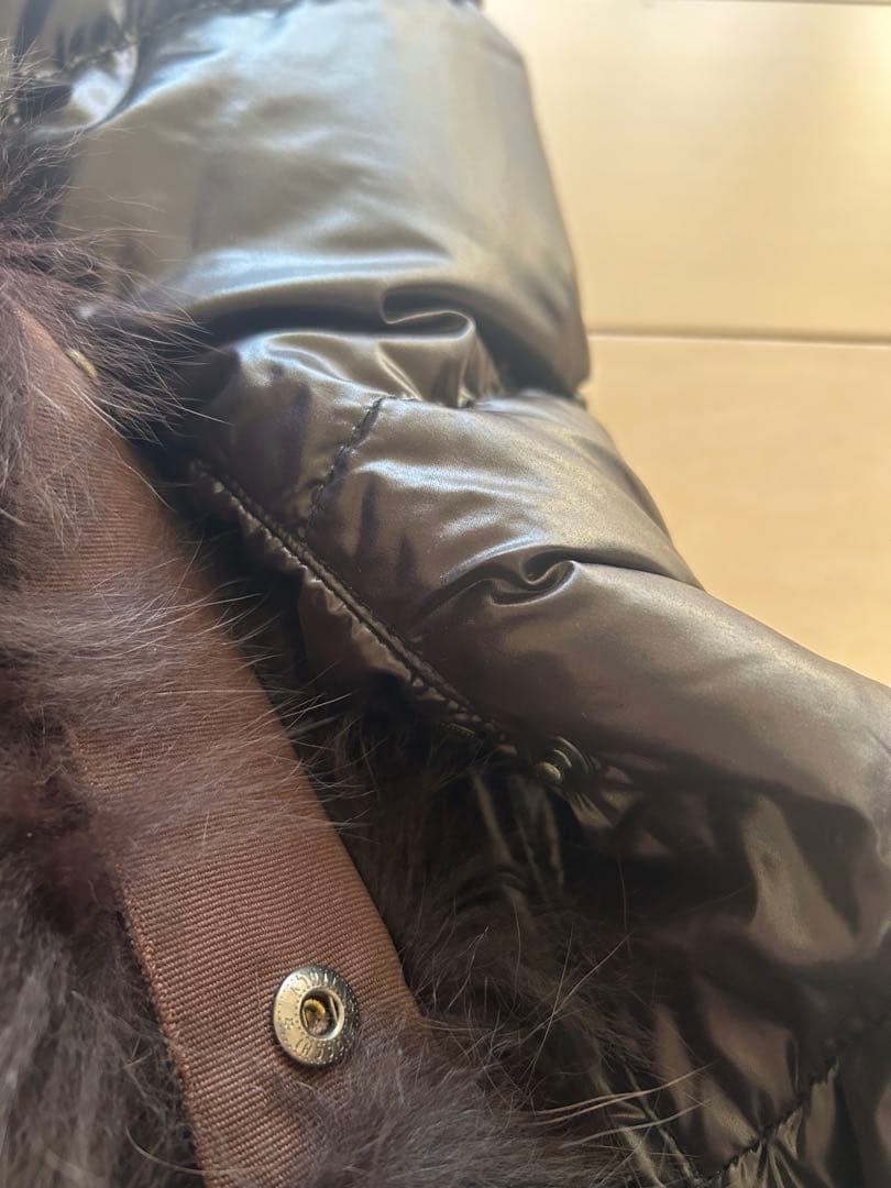 DUVETICA ブラック ダウンベスト 40