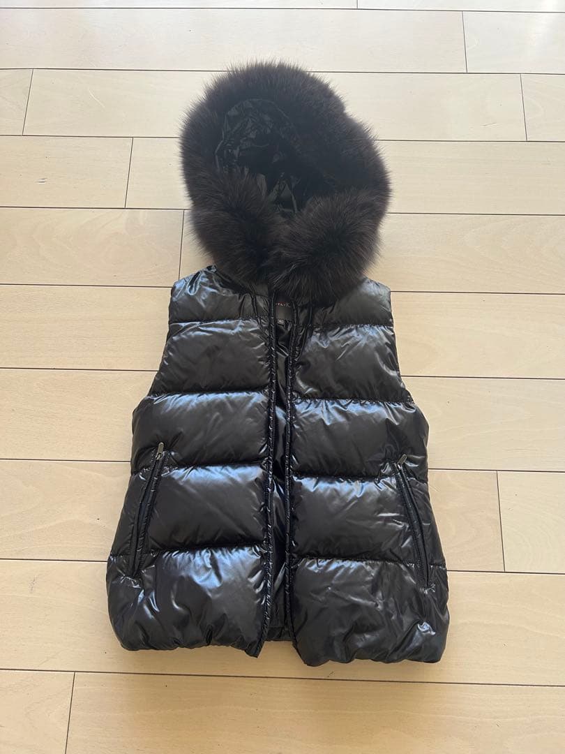 DUVETICA ブラック ダウンベスト 40