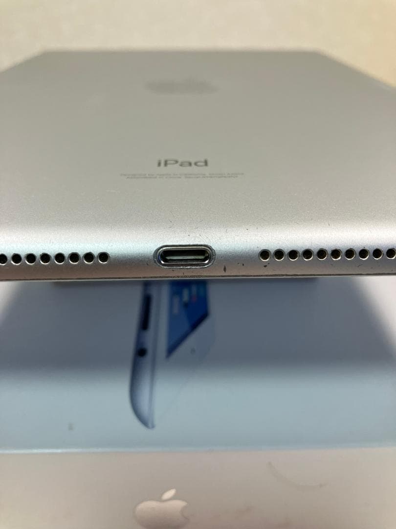 iPad 第9世代　256GB シルバー　Wi-Fiモデル カバーガラスつき
