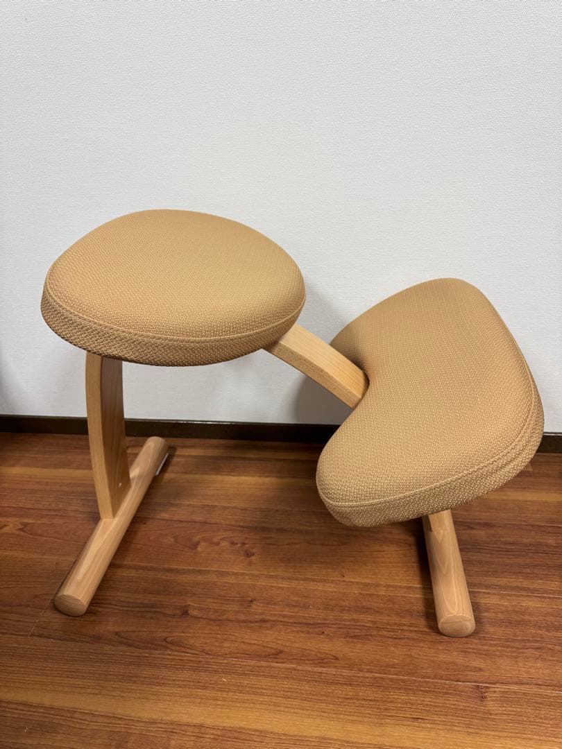 バランスラボ　バランスチェア　リボ Rybo バランスイージー ベージュ