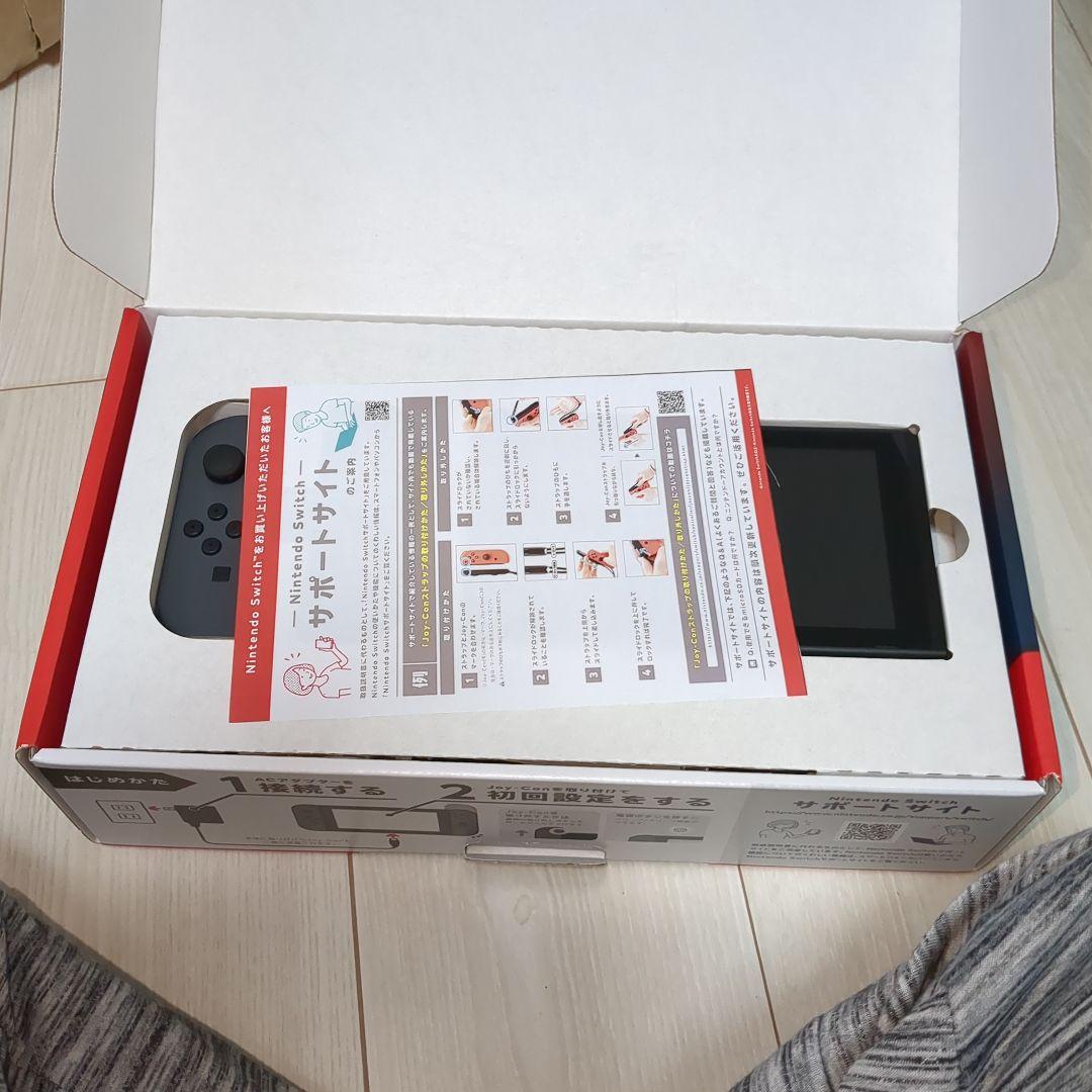 美品　Nintendo Switch 本体 グレー　ジョイコン付き