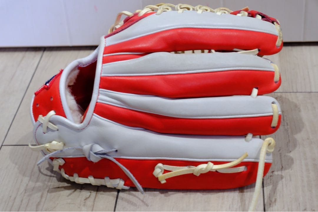 スラッガー　軟式グローブ 赤白