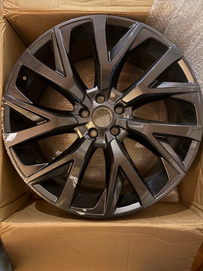 N*O様 トヨタ　クラウンエステートZ 純正21インチホイール 傷あり