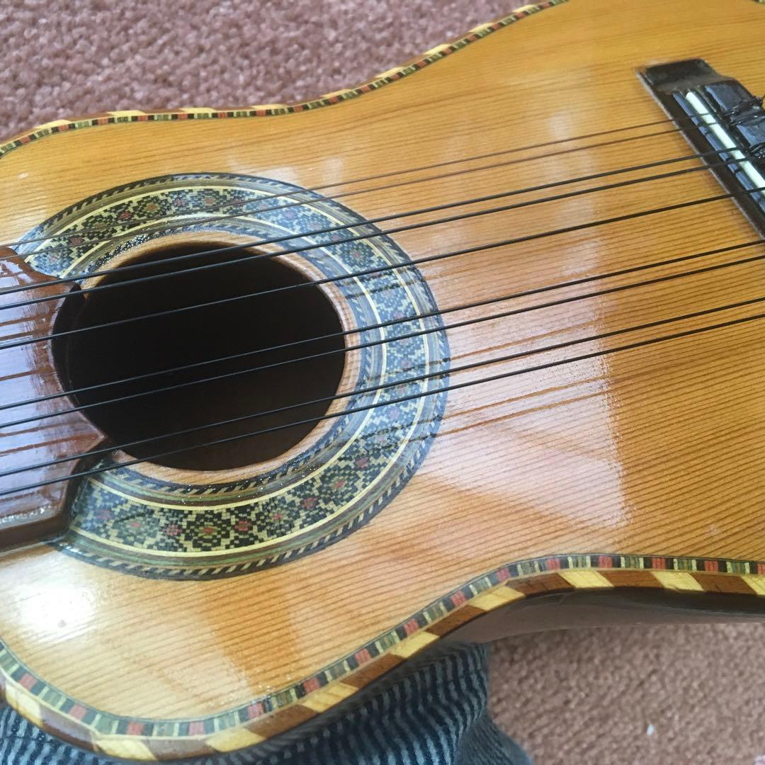 10弦　民族楽器　チャランゴ ケース付属 民族楽器木製 ケース付き