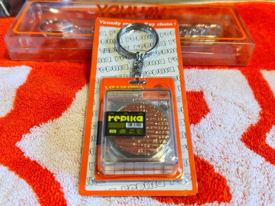【新品未使用】Vaundy replica キーホルダー 2個セット おまけつき