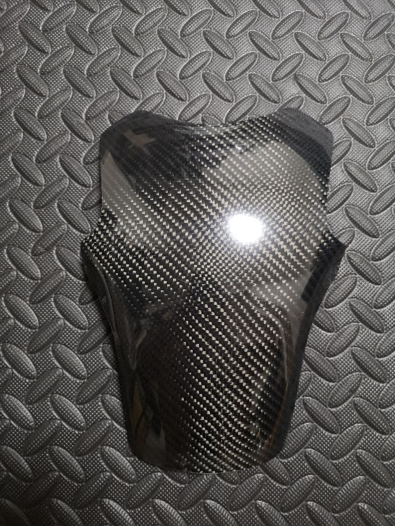 カーボン　タンクプロテクター　トライアンフ　ストリートトリプル