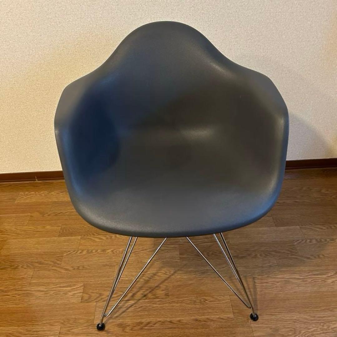 イームズ ダークグレー アームシェルチェア モダンデザイン