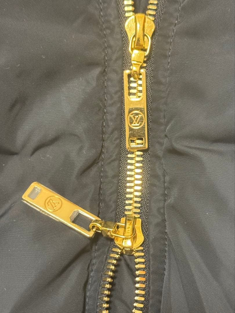 レア　Louis Vuitton モノグラム ダウンベスト 34ブラック男女兼用