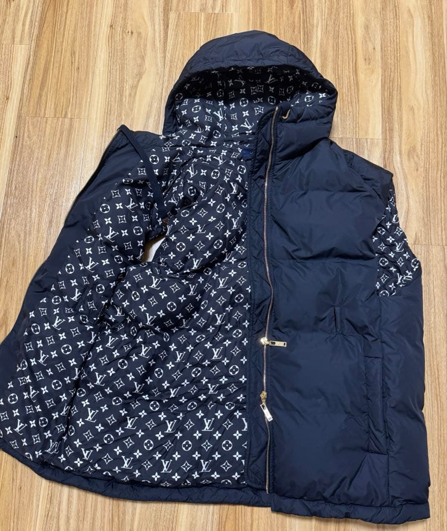 レア　Louis Vuitton モノグラム ダウンベスト 34ブラック男女兼用
