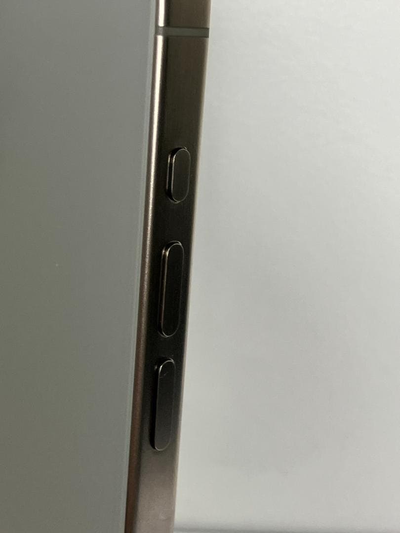 美品　iPhone 15 ProMax 256GB　バッテリー84％