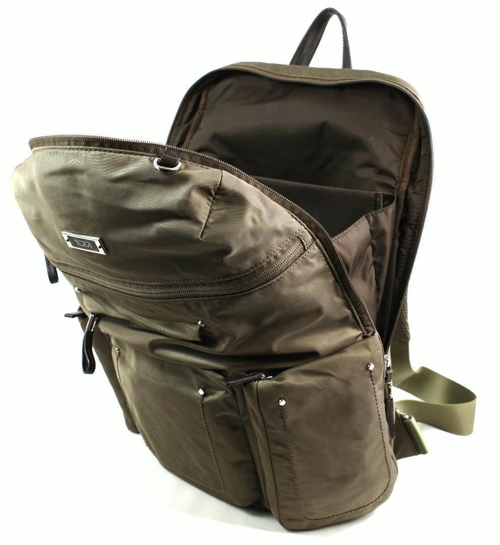 トゥミ 481707　Voyageur 『カレー』バックパック Olive