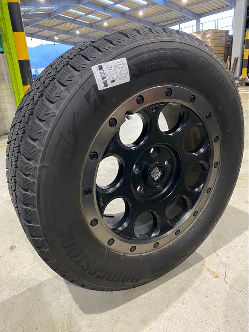 ゆ*け様 ブリヂストン19年製18インチスタッドレスタイヤ　グラチェロ　ラングラ