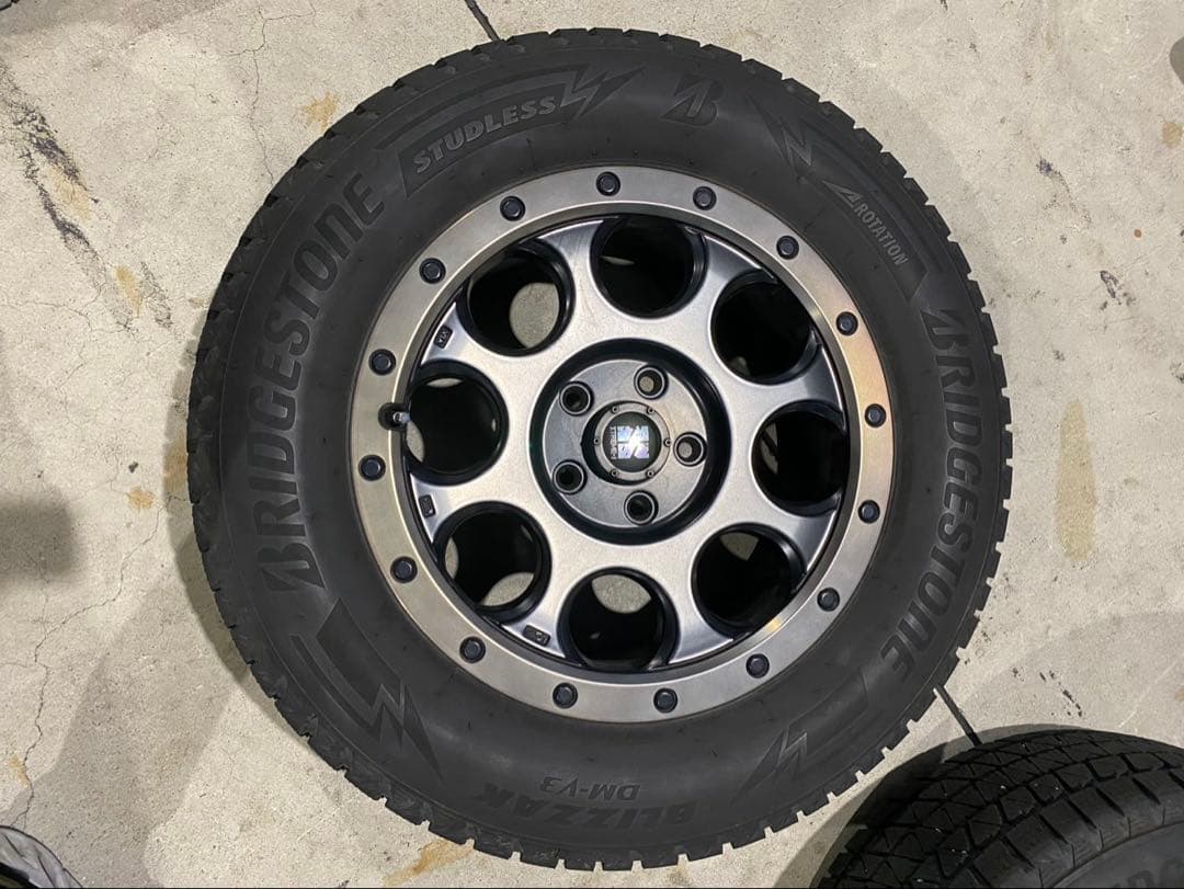 ゆ*け様 ブリヂストン19年製18インチスタッドレスタイヤ　グラチェロ　ラングラ