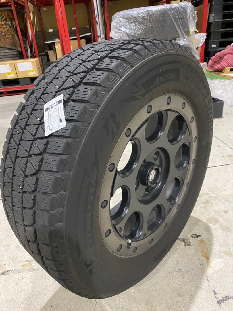 ゆ*け様 ブリヂストン19年製18インチスタッドレスタイヤ　グラチェロ　ラングラ