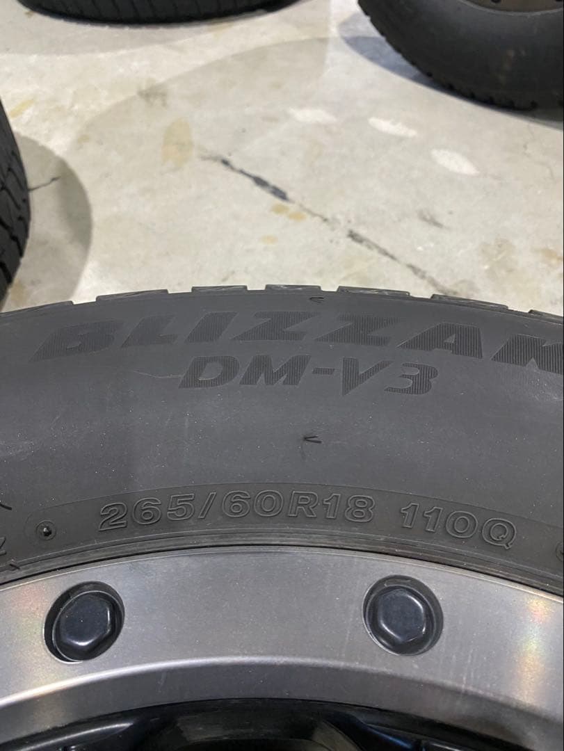 ゆ*け様 ブリヂストン19年製18インチスタッドレスタイヤ　グラチェロ　ラングラ