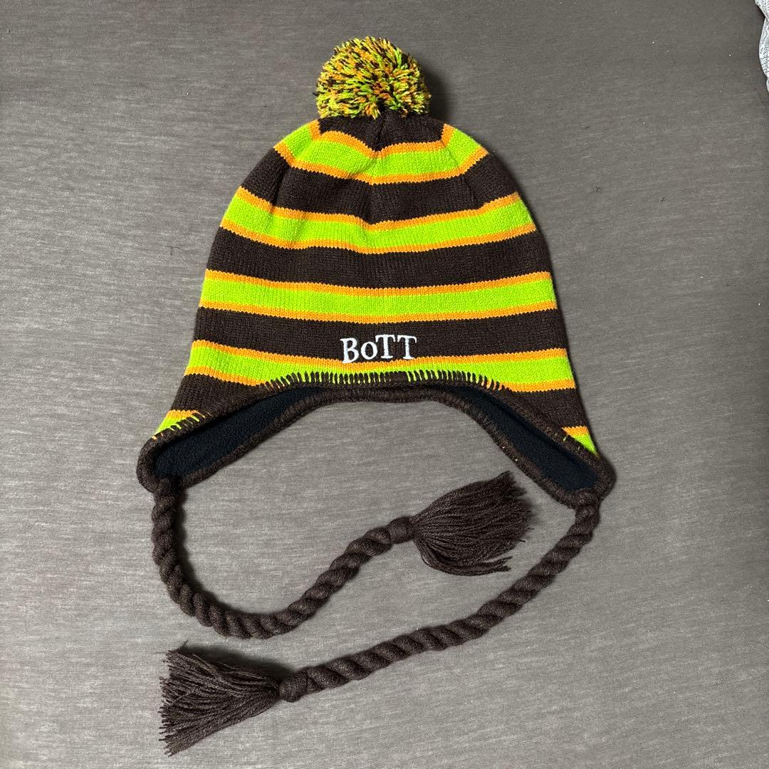 【売り切りセール】BoTT ニット帽 ポンポン付き 黒/黄緑ストライプ