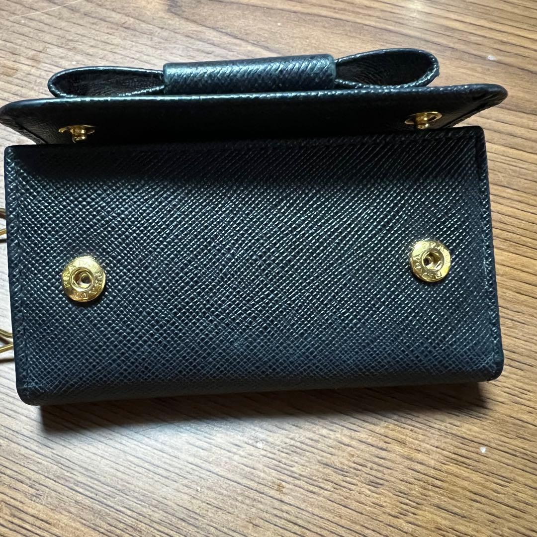 PRADA プラダ　キーケース　レザー　黒　リボン
