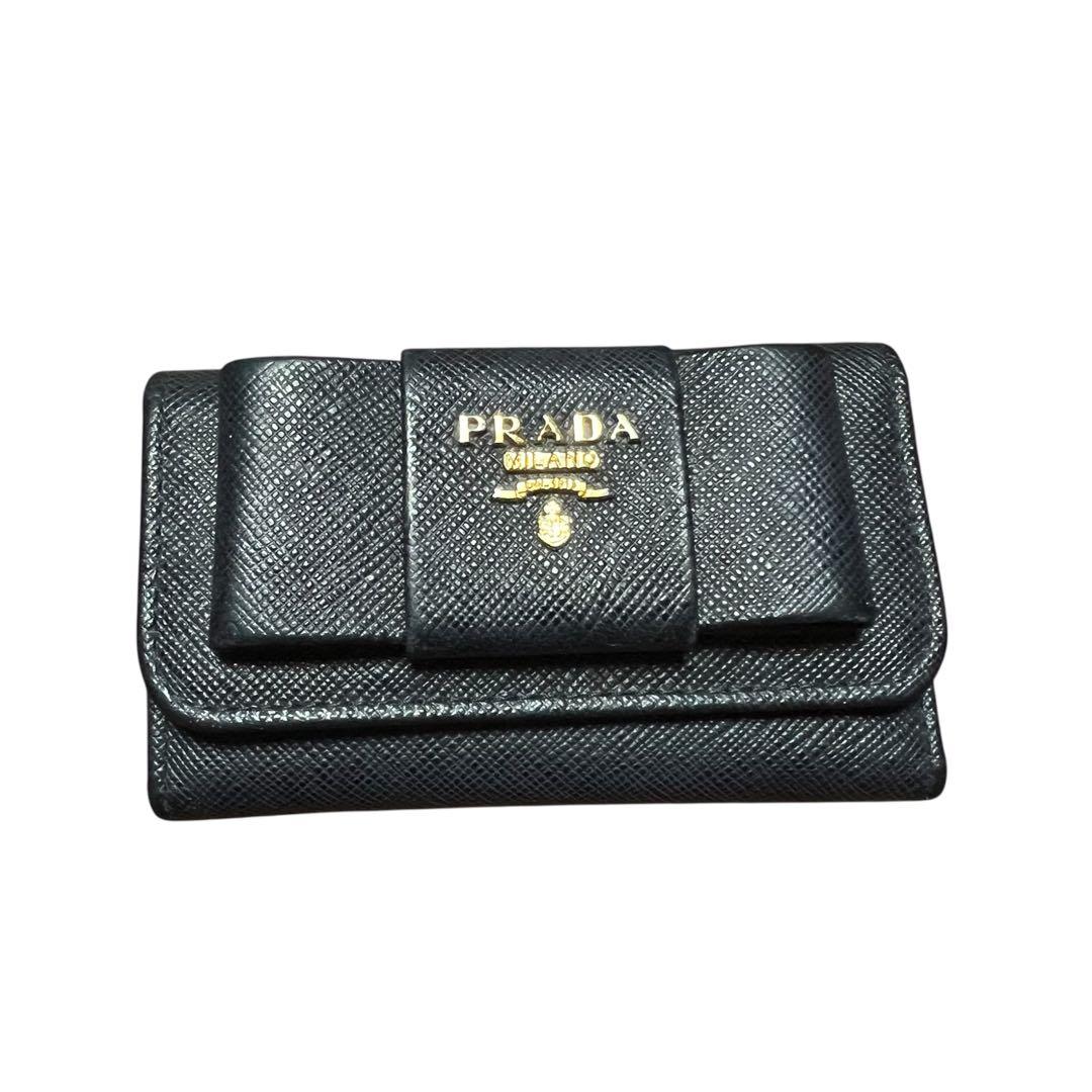 PRADA プラダ　キーケース　レザー　黒　リボン