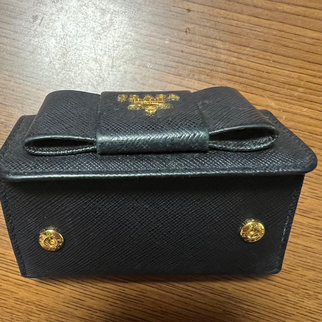 PRADA プラダ　キーケース　レザー　黒　リボン