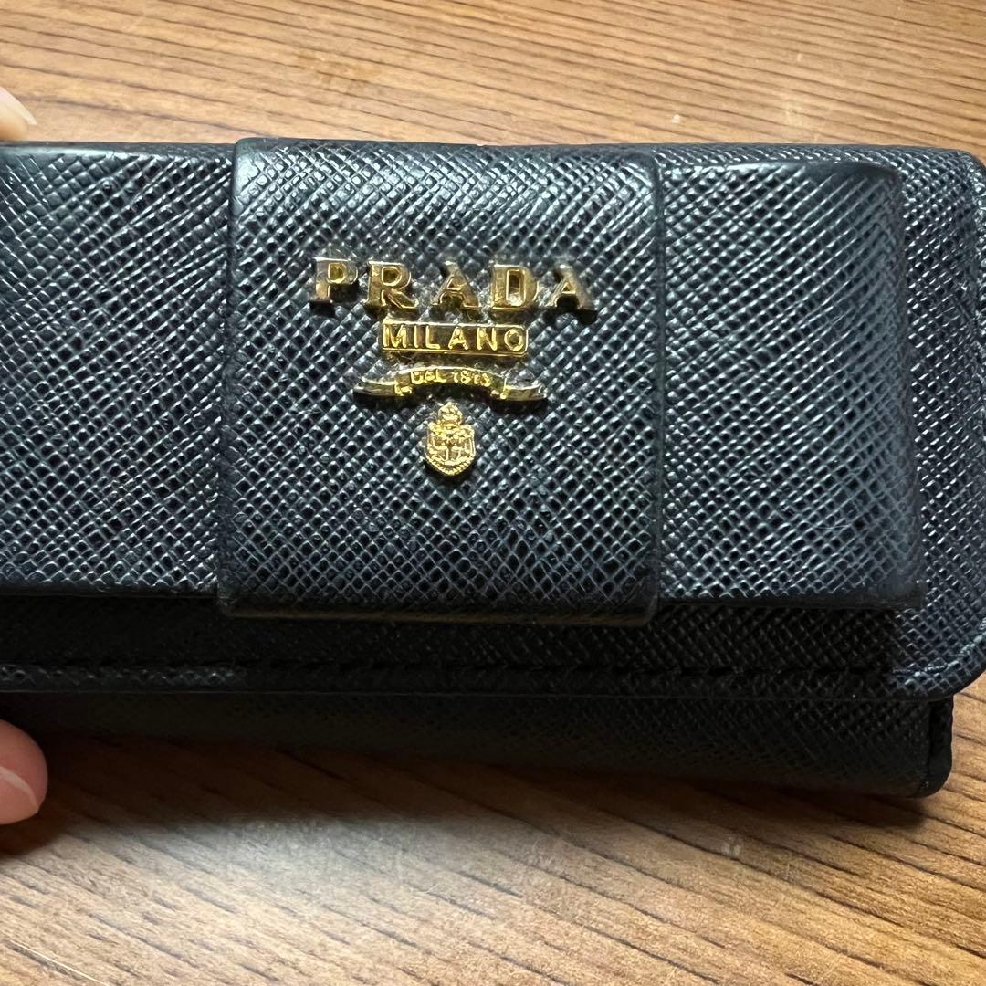 PRADA プラダ　キーケース　レザー　黒　リボン
