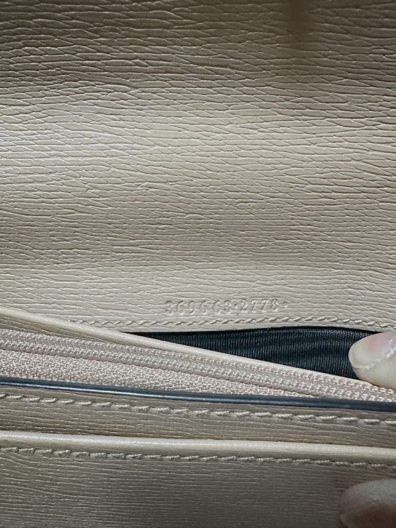 GUCCI ベージュ 長財布 GGロゴ