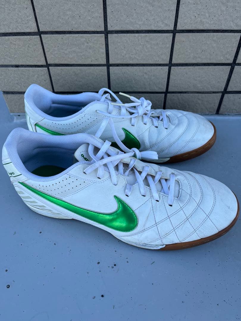 NIKE ナイキ ティエンポレジェンドIV フットサルシューズ