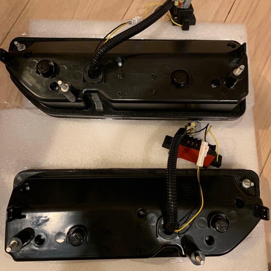 【新品未使用】JB64型 ジムニー LEDテールランプ JB74 反射板内蔵