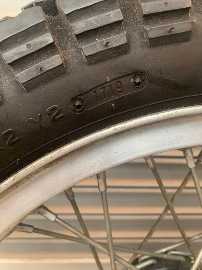 スターハブ　Hリム　18インチ　タイヤ付き　ハーレー ビンテージ