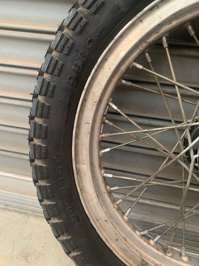 スターハブ　Hリム　18インチ　タイヤ付き　ハーレー ビンテージ