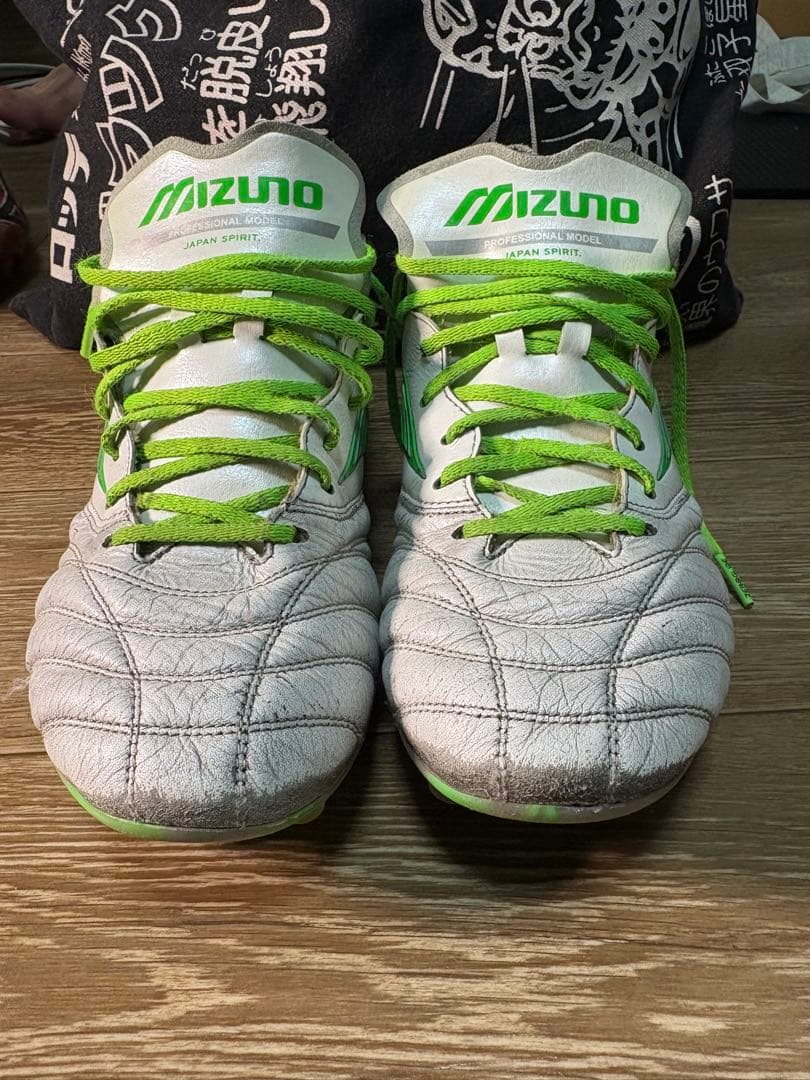 ミズノモレリアネオ4限定カラー緑