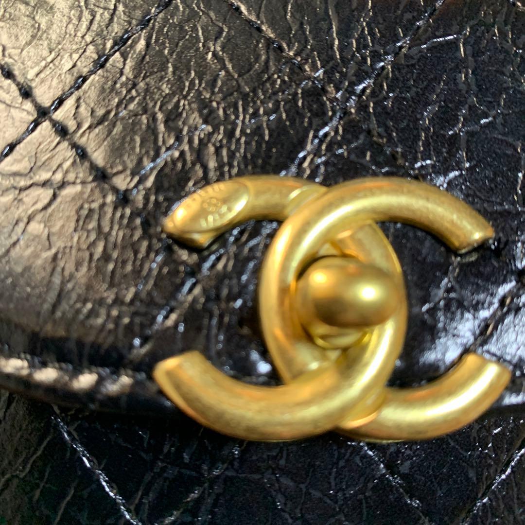 CHANEL ノベルティ　スマホショルダー＆ケース