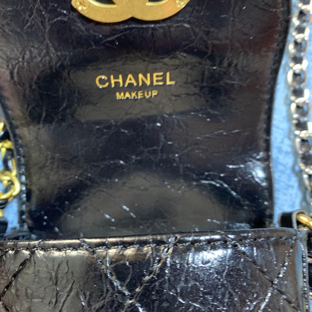 CHANEL ノベルティ　スマホショルダー＆ケース
