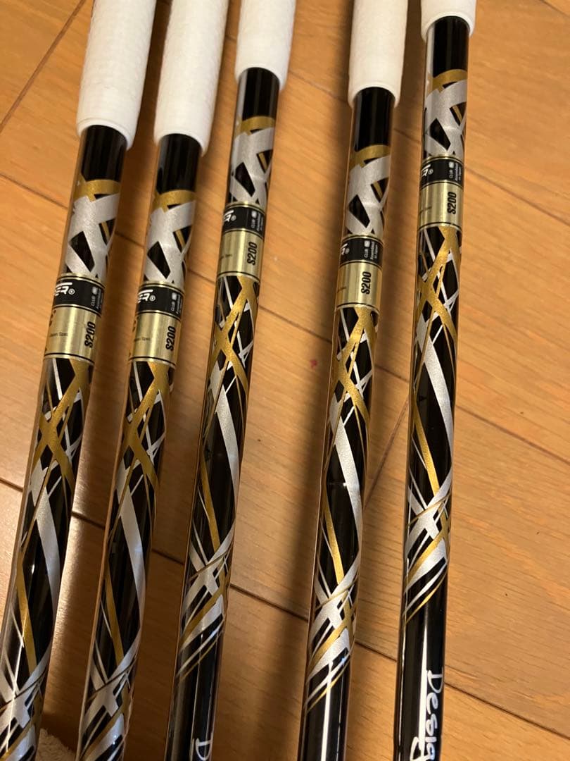 TaylorMade ステレスアイアン 希少チューニングデザイン　DG200