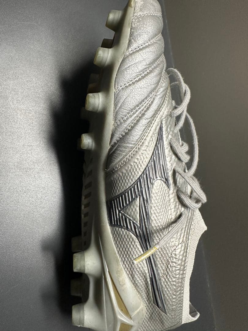 ミズノ モレリア ネオ IV (Morelia Neo 4) シルバー カラー