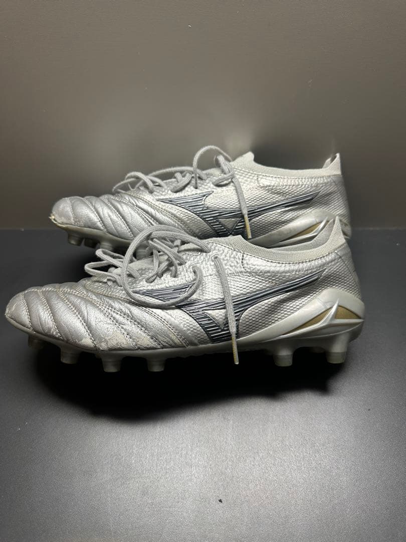 ミズノ モレリア ネオ IV (Morelia Neo 4) シルバー カラー